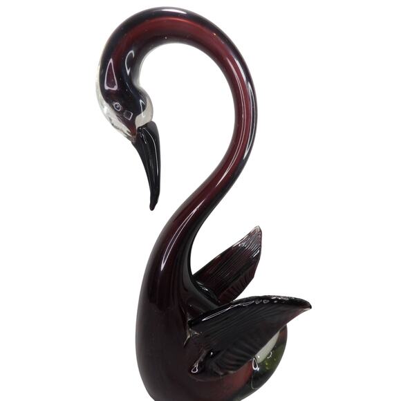 Art Glass Swan Amethyst Color - Picture 1 of 6